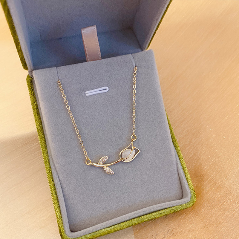 Stainless Steel Rose Tulip Cry - Birth Flower Necklace 评论和价格